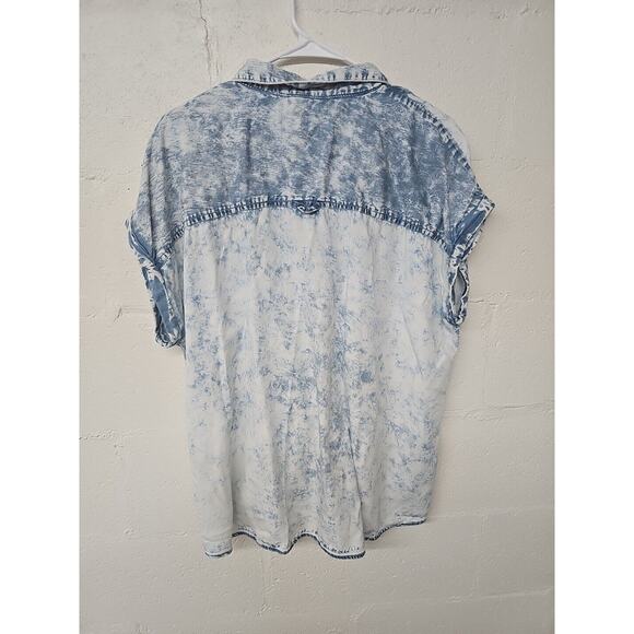 Cato Womens Blue Chambray Acid Wash Shirt Large Short Sleeve Top Tie Cinch - Picture 4 of 8